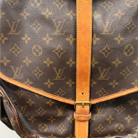 Louis Vuitton Samur 35 large Crossbody Bag bag - Picture 4 of 12
